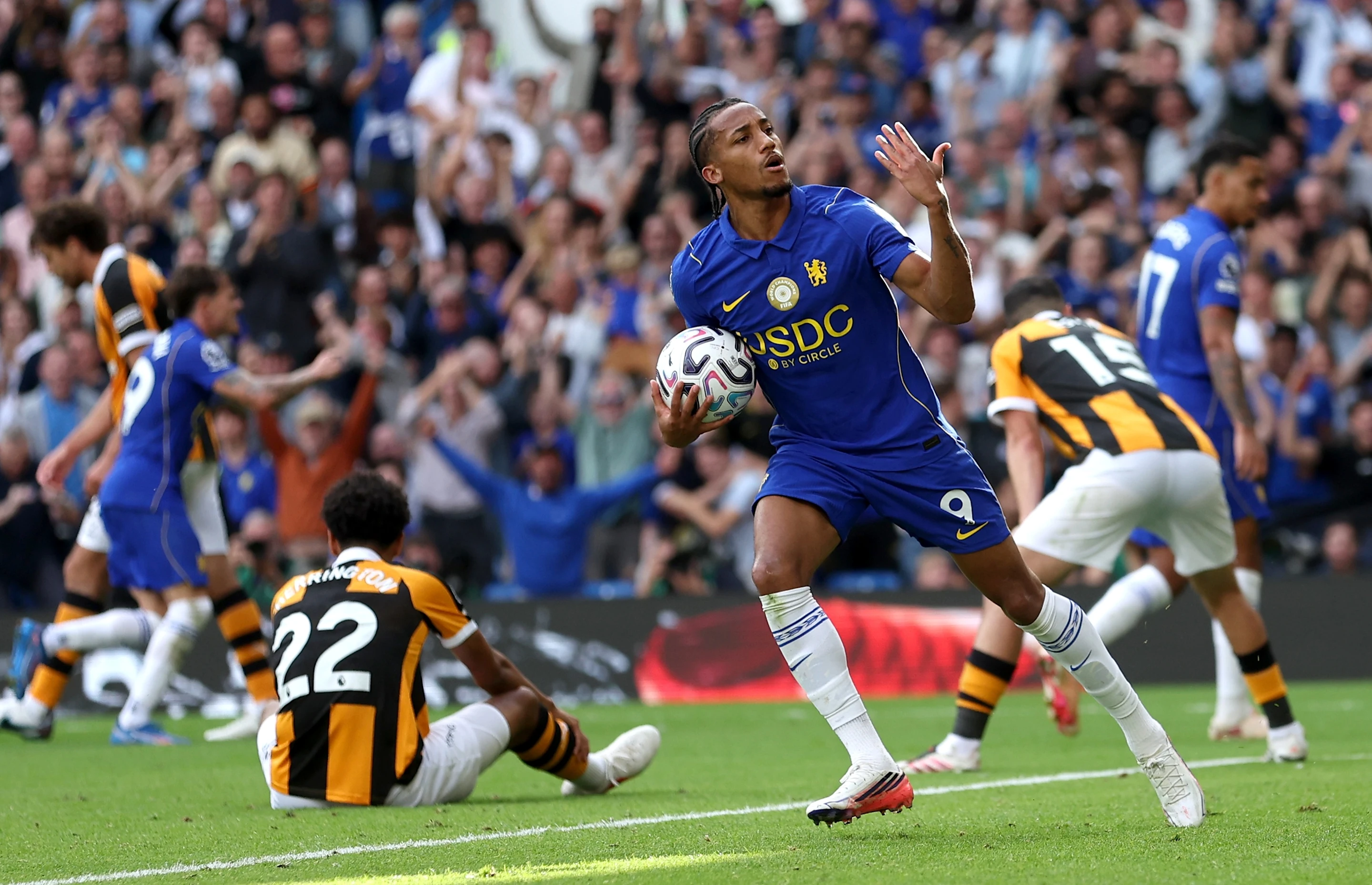 Pedro Rescues Chelsea Point Against Hull